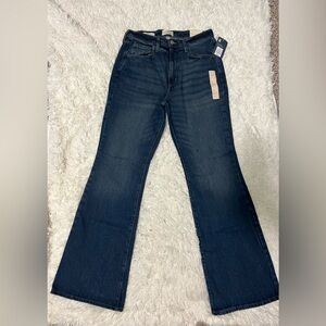 NEW UNIVERSAL THREAD
HIGH-RISE FLARE COMFORT STRETCH JEANS SIZE 10 REG
